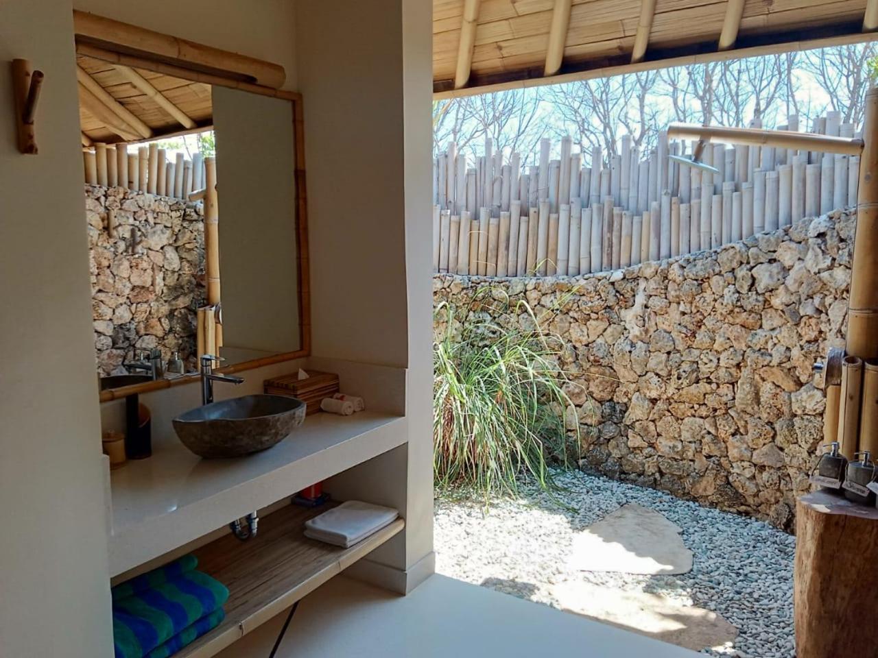Maringi Sumba By The Sumba Hospitality Foundation Waikelo Exterior foto